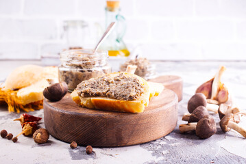 Rustic Toast bread with garlic, mushrooms and herbs