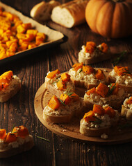 Seasonal bruschetta sandwiches with pumpkin	