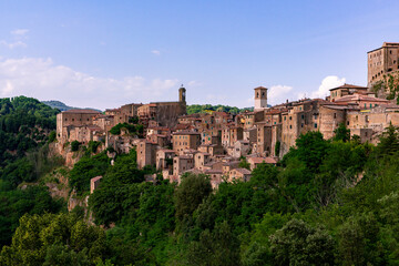 Fototapeta premium Skyline of medieval city Sorano in Tuscany