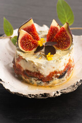 Appetizer - gorgonzola with mascarpone, figs, honey and herbs