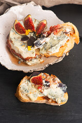Appetizer - gorgonzola with mascarpone, figs, honey and herbs