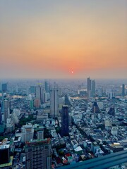 Obraz premium city skyline at sunset