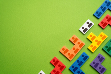 Obraz premium Puzzles with symbols of people. The concept of hiring employees and recruiting workers. Social groups of society. Human resource management. Marketing and market segmentation.