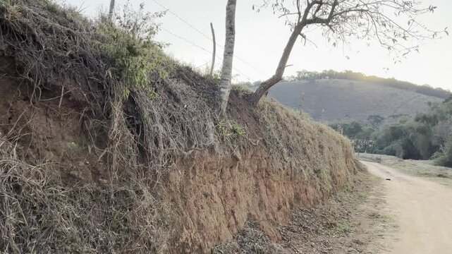 Dirigindo  nas estradas de terra da Serra da Mantiqueira.
