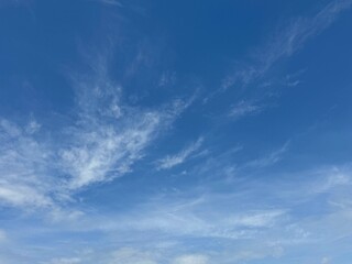 Obraz premium Blue sky and clouds background 