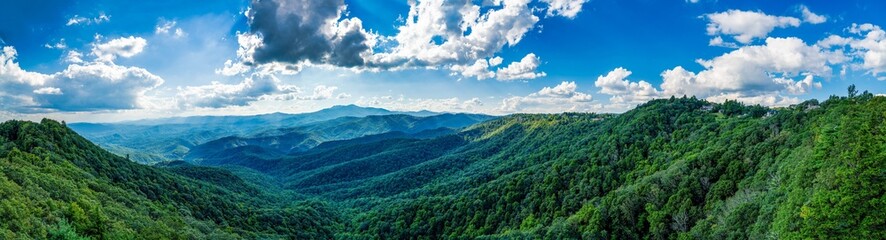 Western NC Scenic Overlook: Panoramic Mountain Views from Blowing Rock