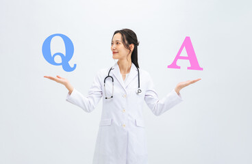女性医師とQ&A