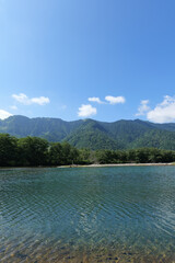上高地の北アルプスと大正池
