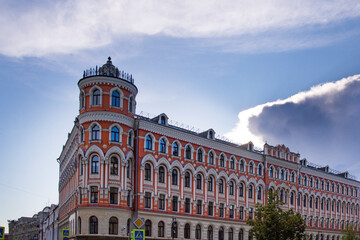 Obraz premium MOSCOW, RUSSIA - August 11, 2024 : architecture of the new square