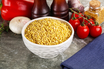 Dry ptitim heap in the bowl