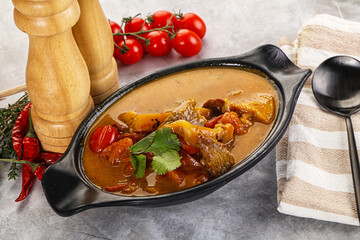 Yellow Thai curry with beef