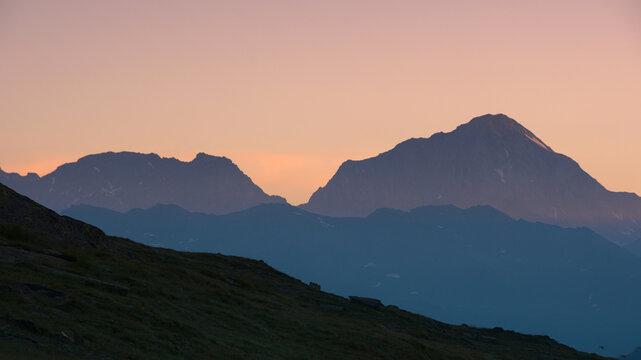 Alba sul Gran Zebr&ugrave;