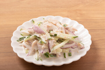 オニオンときゅうりのツナマヨネーズ和え