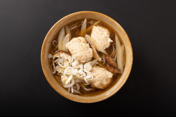 鶏つみれ　ごぼう蕎麦