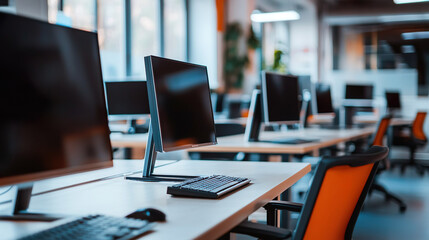 明るいIT企業のオフィス内観03