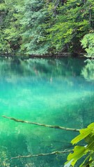 Lago azul de Plitvice