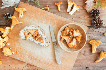 Pfifferlinge Pilz Brot Butter Gericht Waldpilze