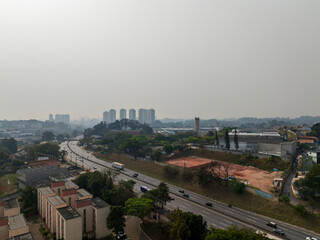 imagens aéreas impressionantes da cidade de Osasco, destacando seus principais pontos e oferecendo uma perspectiva única e ampla para valorizar projetos e promover a beleza urbana.