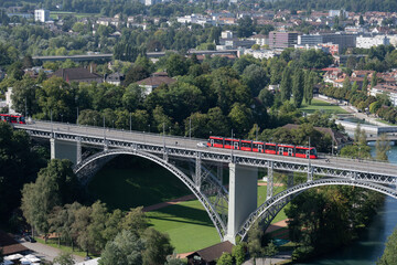 Fototapeta premium Kirchenfeldbrücke, Stadt Bern, Schweiz