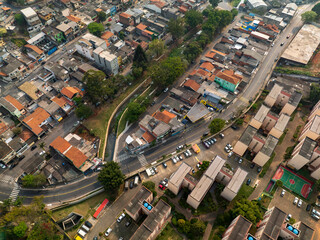 imagens aéreas impressionantes da cidade de Osasco, destacando seus principais pontos e oferecendo...