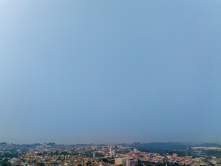 imagens aéreas impressionantes da cidade de Osasco, destacando seus principais pontos e oferecendo uma perspectiva única e ampla para valorizar projetos e promover a beleza urbana.