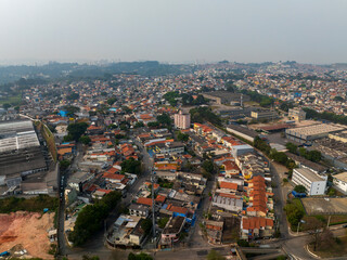 imagens aéreas impressionantes da cidade de Osasco, destacando seus principais pontos e oferecendo uma perspectiva única e ampla para valorizar projetos e promover a beleza urbana.