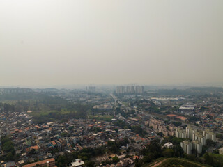 Obraz premium imagens aéreas impressionantes da cidade de Osasco, destacando seus principais pontos e oferecendo uma perspectiva única e ampla para valorizar projetos e promover a beleza urbana.