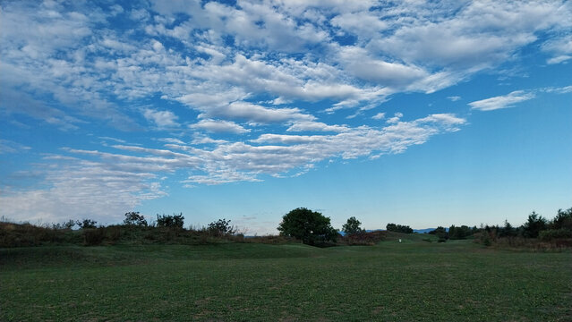 Lever du soleil sur le parcours de golf de Chassieu en France