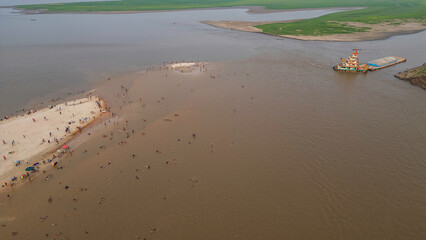 BEACHES ON THE AMAZON RIVER, DURING THE LOW RIVER SEASON, SANDY BEACHES ARE FORMED ON THE AMAZON...