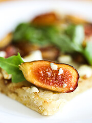 fig and goat cheese flatbread