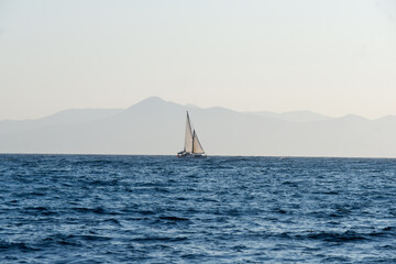 Voilier sur l'horizon