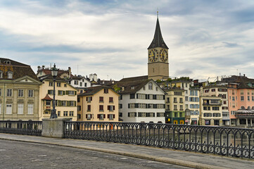 Obraz premium St.Peter church at the medieval old town of Swiss City of Zurich