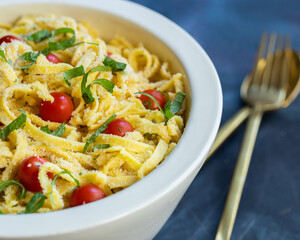 linguine pasta with tomatoes