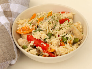 Creamy rice with chicken breast, mushrooms, pepper and green beans.