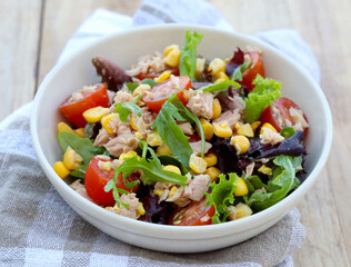 Tuna and vegetable mix salad