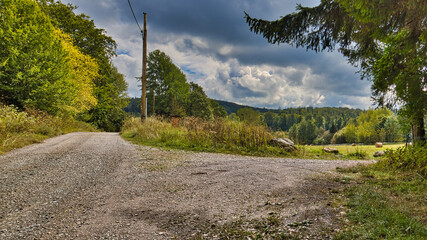 Ein Wolkenspiel &uuml;ber dem Kirchberg bei Ruhla im Sp&auml;tsommer 2024.