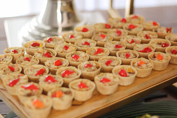 mesa de frios e frutas