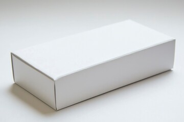 Naklejka premium A plain white rectangular box with no design or labels