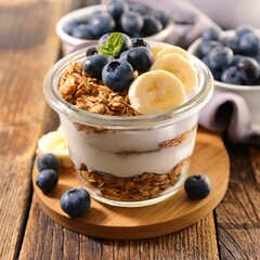 oatmeal with blueberries and yogurt