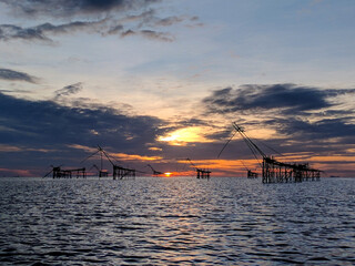 Obraz premium The Lake and fisherman nets in the morning light