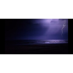 Naklejka premium Beach lightening 