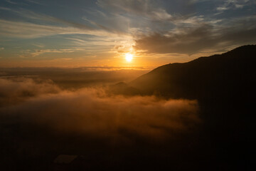 Obraz premium sunset in the mountains