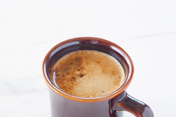 朝のひとときにぴったりのカフェ・オ・レは、ミルクをたっぷり入れたコーヒー