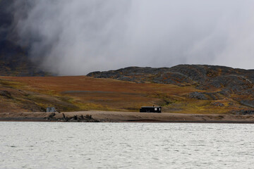 Fototapeta premium Landscape in the realm of Bamsebu in Svalbard