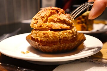 イチゴのシュークリーム