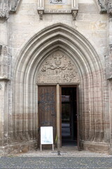 Fototapeta premium Westportal der Johanneskirche in Saalfeld