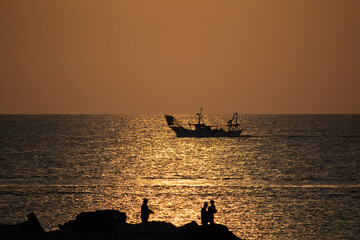 Alba sul mare