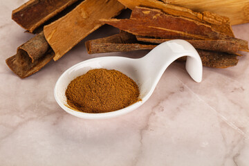 Natural Cinnamon powder with sticks