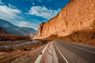 road to the mountains