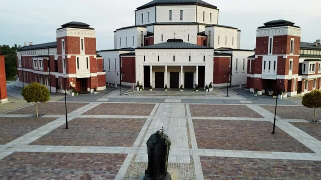 Sanktuarium Jana Pawła II, Krak&oacute;w, widok z drona, odsłanianie